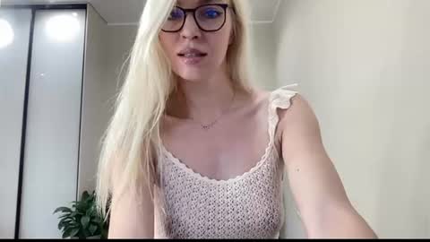 Snapshot of amazingkelly chatting on June 2026 06:08:01 AM Kelly online show from June 2026 06:08:01 AM