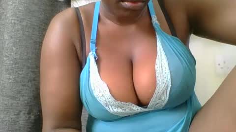 Snapshot of ambar_jasiri chatting on December 2024 08:33:02 AM Mia online show from December 2024 08:33:02 AM