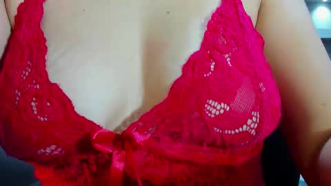 Ambar  online show from October 2025 12:13:02 PM