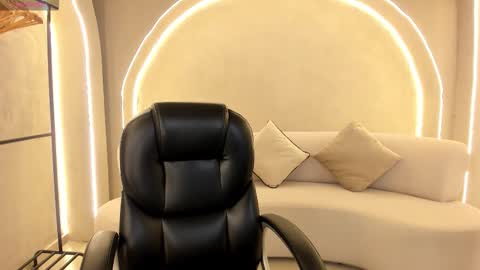 Ambar  online show from November 2025 11:53:02 AM