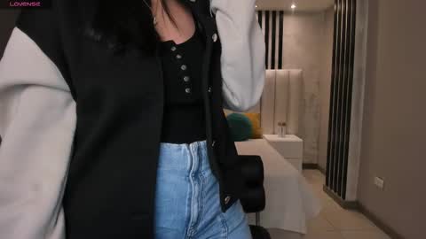 Ambar  online show from November 2025 11:54:01 AM