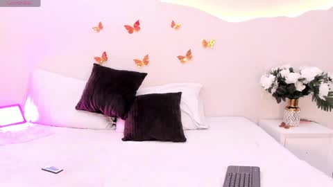 Snapshot of ambeergreey chatting on April 2026 07:32:01 PM Amber grey online show from April 2026 07:32:01 PM