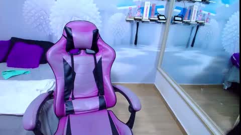 Snapshot of ambel_rose chatting on May 2026 07:18:02 PM ambel_rose online show from May 2026 07:18:02 PM
