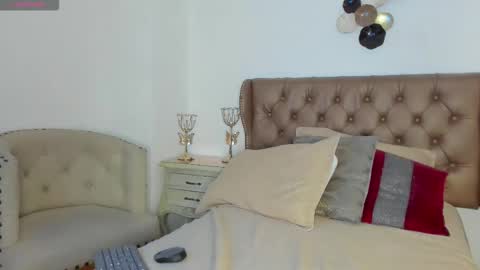 amber bonne online show from November 2025 07:49:02 PM