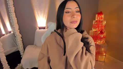 Snapshot of amber_curly chatting on December 2024 04:43:01 PM amber_curly online show from December 2024 04:43:01 PM