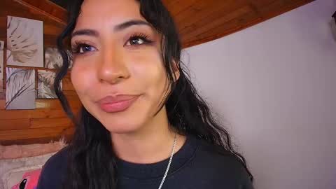 Snapshot of amber_curly chatting on January 2026 09:17:01 PM amber_curly online show from January 2026 09:17:01 PM