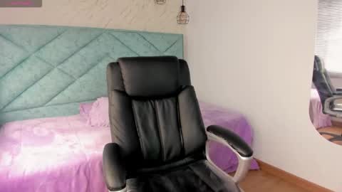 Snapshot of amber_morgan1 chatting on October 2025 06:03:02 PM Amber online show from October 2025 06:03:02 PM