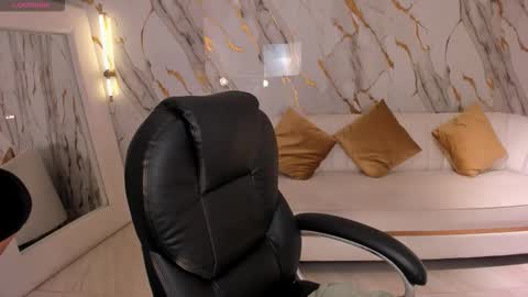 Snapshot of ambercolors_ chatting on October 2025 07:08:01 PM Amber online show from October 2025 07:08:01 PM