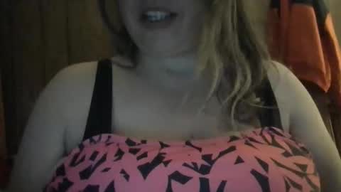Snapshot of amberlixen chatting on May 2026 11:29:01 AM amberlixen online show from May 2026 11:29:01 AM
