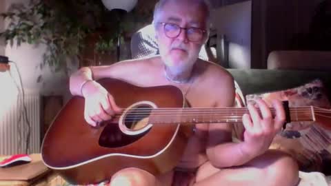 Snapshot of amberr11 chatting on October 2025 10:37:01 PM Amberr11 online show from October 2025 10:37:01 PM