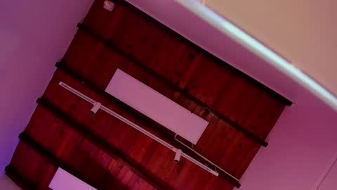 Amber online show from November 2025 04:07:02 AM