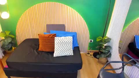 Amber online show from October 2025 11:44:01 AM