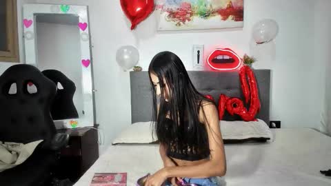 Amber  online show from February 2026 11:01:02 PM