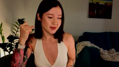 Moon inst 4mbientmoon online show from January 2026 04:12:02 PM