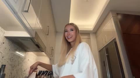 Ambre online show from March 2026 04:09:01 AM