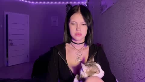 Alica online show from December 2025 03:27:02 PM