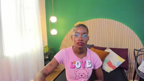 Amelia Adams online show from November 2025 07:12:01 PM