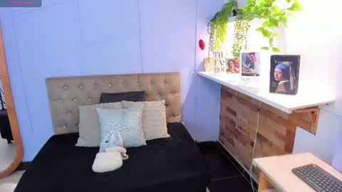 Amelia Adams online show from July 2026 12:09:01 PM