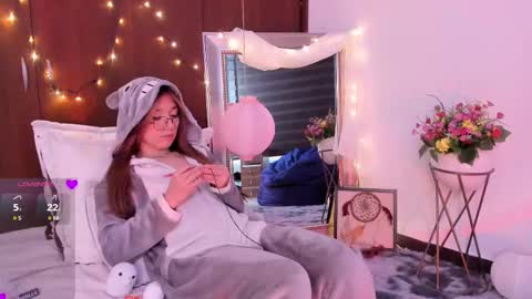 Snapshot of amelia_collinss chatting on February 2025 03:37:02 PM online show from February 2025 03:37:02 PM