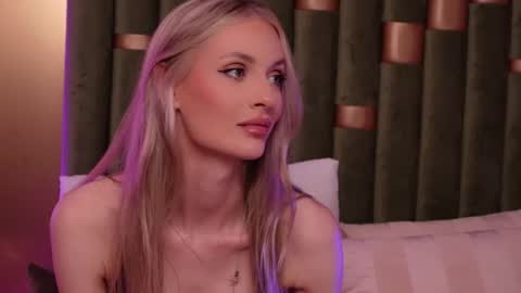 Amelia online show from June 2026 07:46:01 PM