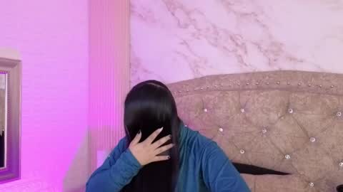 AMELIA CASTELL  online show from April 2026 10:13:01 AM