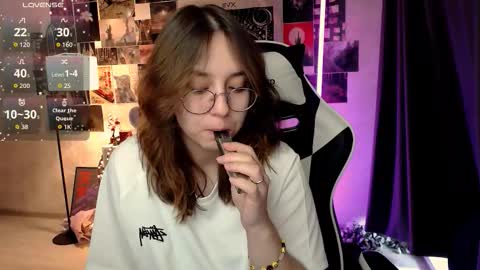 Amelia online show from October 2025 08:01:01 AM