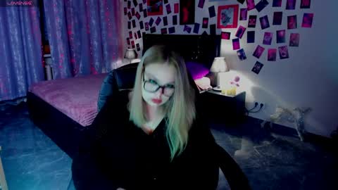 Amelia online show from April 2026 08:39:01 PM