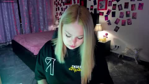 Amelia online show from April 2026 08:39:01 PM