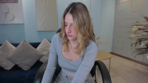 Snapshot of ameliegraham chatting on December 2024 11:21:01 AM Amelie Graham online show from December 2024 11:21:01 AM