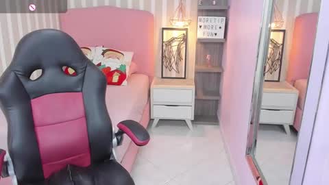 Victoria online show from December 2024 07:40:02 PM