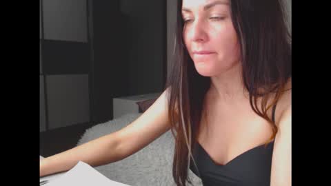 amelinamersi online show from November 2025 08:27:02 PM