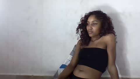 Snapshot of amelisy20005 chatting on April 2026 02:27:02 AM amelisy20005 online show from April 2026 02:27:02 AM