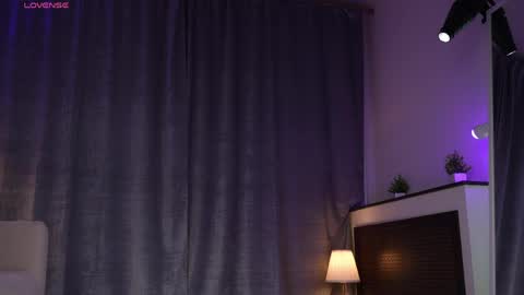 Amy  online show from April 2026 01:49:01 AM