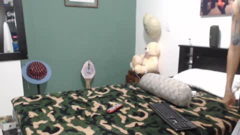 Snapshot of americanbig_dick chatting on September 2025 11:16:01 PM Lucian online show from September 2025 11:16:01 PM
