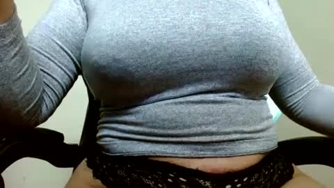 Mari online show from September 2025 10:32:01 PM