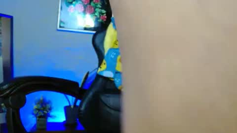 Mari online show from October 2025 12:17:02 PM