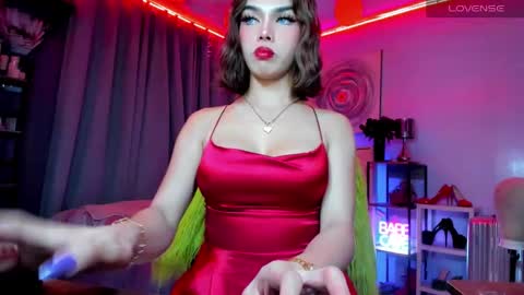 Snapshot of amethyst_ts chatting on January 2025 07:35:01 PM AMETHYST look at my BIO online show from January 2025 07:35:01 PM