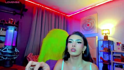 Snapshot of amethyst_ts chatting on November 2025 02:21:01 PM AMETHYST look at my BIO online show from November 2025 02:21:01 PM