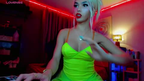 Snapshot of amethyst_ts chatting on December 2025 07:54:01 PM AMETHYST look at my BIO online show from December 2025 07:54:01 PM