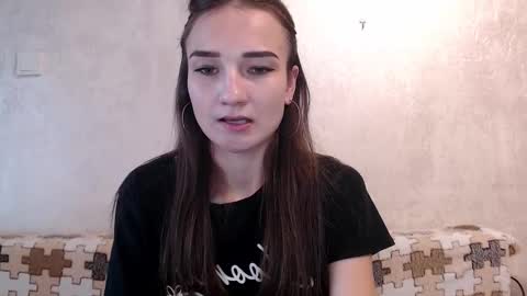 Julia  online show from November 2025 08:15:02 AM