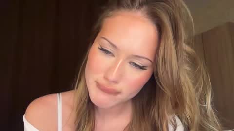 Snapshot of ami_amora chatting on November 2025 07:01:02 PM ami_amora online show from November 2025 07:01:02 PM