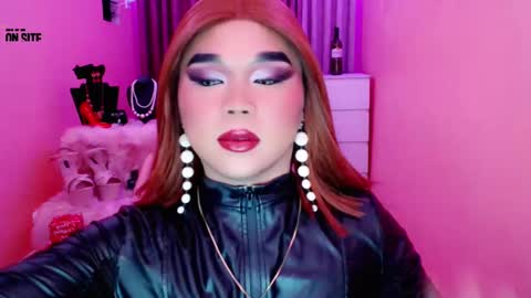 Queen Mireska online show from December 2024 04:16:01 PM