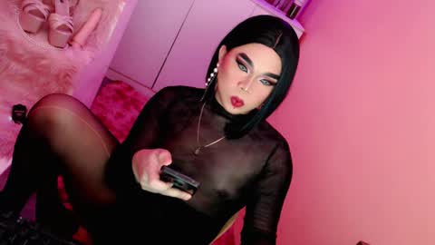 Queen Mireska online show from February 2025 12:06:02 PM