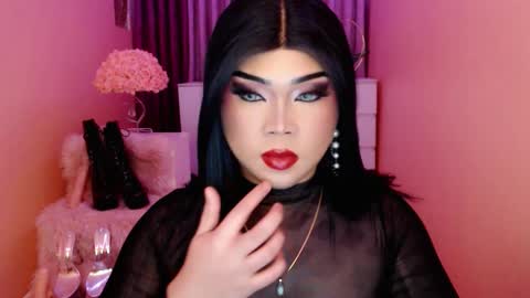 Queen Mireska online show from September 2025 02:54:01 PM