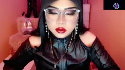 Queen Mireska online show from March 2026 05:18:01 PM
