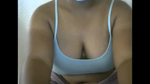 amichouu online show from November 2025 08:39:02 AM