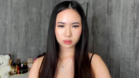 Snapshot of amina_artin chatting on January 2025 12:15:02 PM Amina online show from January 2025 12:15:02 PM