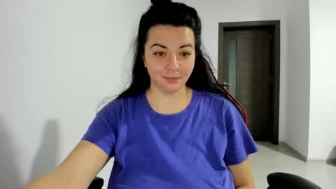 Amiraisa online show from December 2025 03:05:01 AM