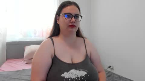 Snapshot of amiravyxen chatting on June 2026 07:13:02 AM Amira Vyxen online show from June 2026 07:13:02 AM