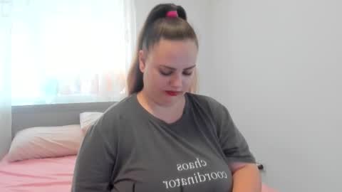 Snapshot of amiravyxen chatting on July 2026 08:41:01 AM Amira Vyxen online show from July 2026 08:41:01 AM